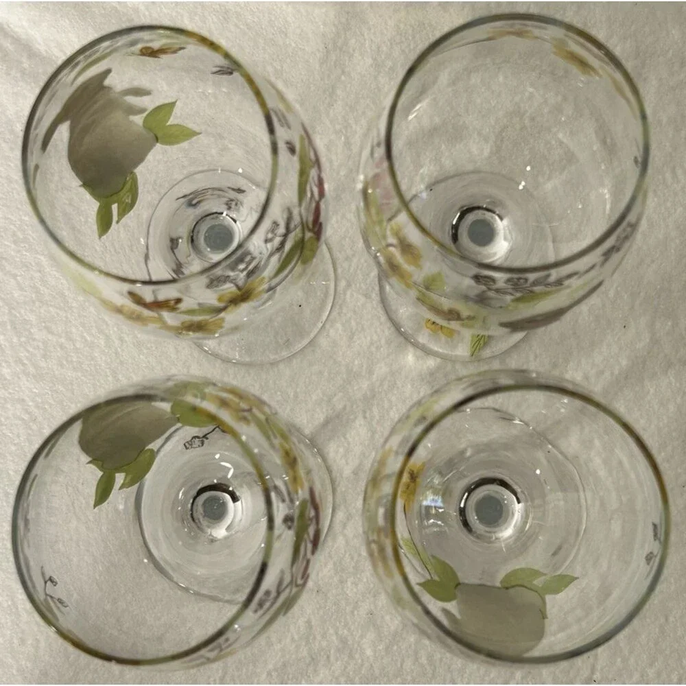 PIER 1 HAND PAINTED SOPHIE SOFIE BUNNY WINE GLASS Set of 4 GOBLET Hostess Gift